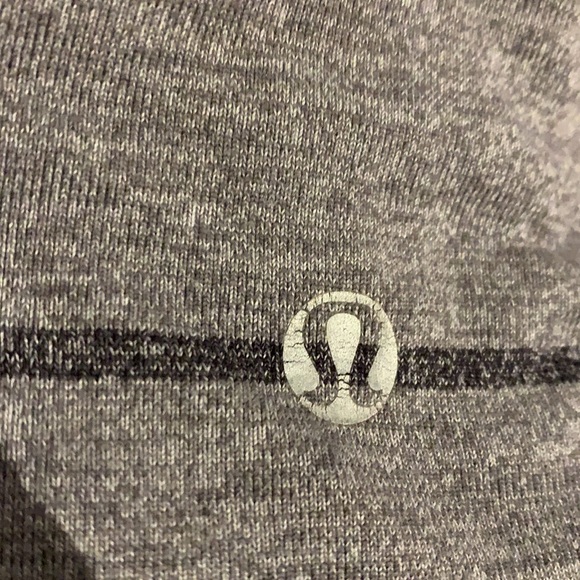 🌟HP Lululemon Men’s Sweat Session Grey Striped 1/2 zip sweater pullover -size M - Picture 17 of 17